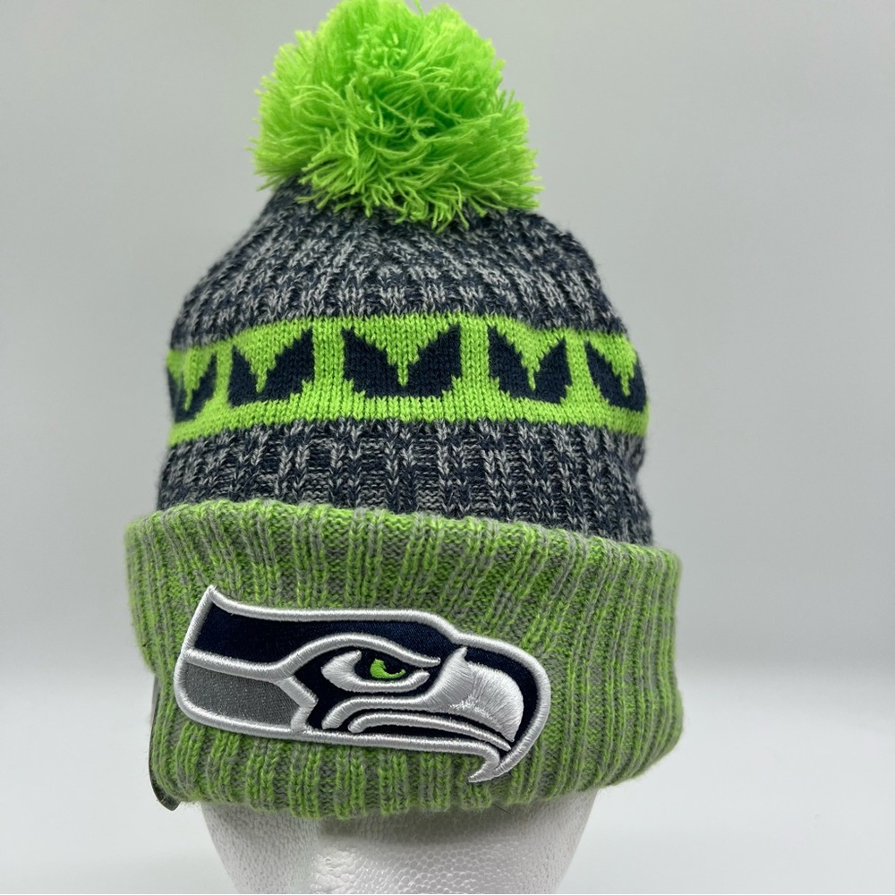 Seattle Seahawks Youth New Era Sport Knit Pom Beanie NWT